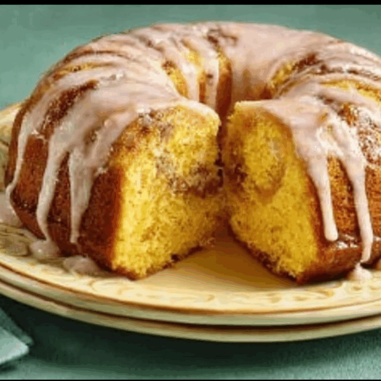 Heavenly Honey Bun Cake: A Moist and Indulgent Delight